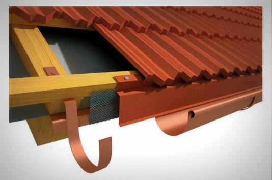 Как правилно да инсталирате тава за капки на покрива?