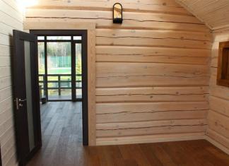 Vonkajšie opláštenie dreveného domu: porovnanie vlastností dokončovacích materiálov Ako opláštiť vonkajšie steny dreveného domu