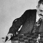 Единственият шахматист, починал в ранга на управляващия световен шампион?