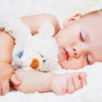 Do akého veku potrebuje dieťa spať cez deň Keď dieťa potrebuje spať samo